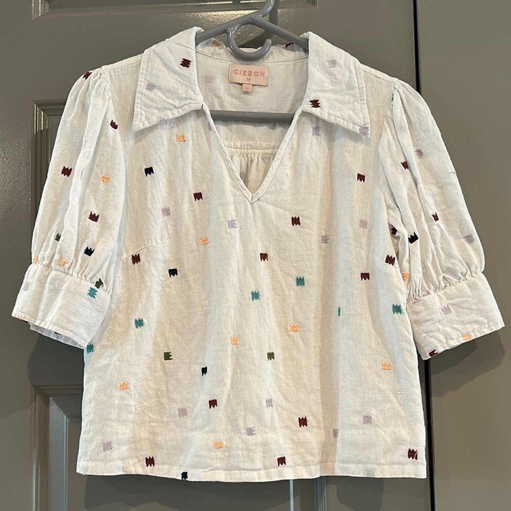 Ciebon White Embroidered Top